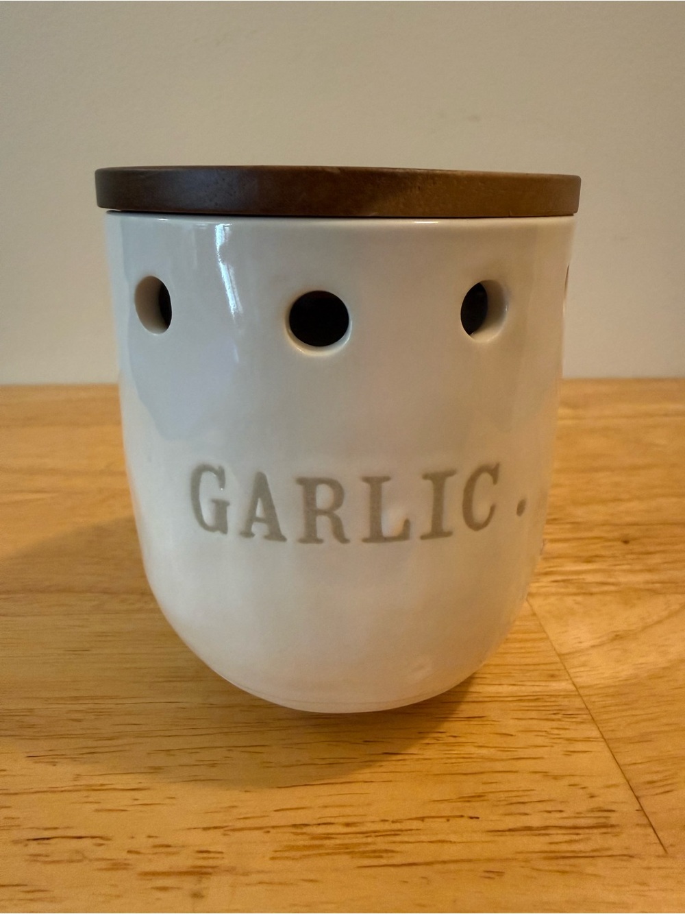 Rae Dunn Garlic Cellar with Wooden Lid